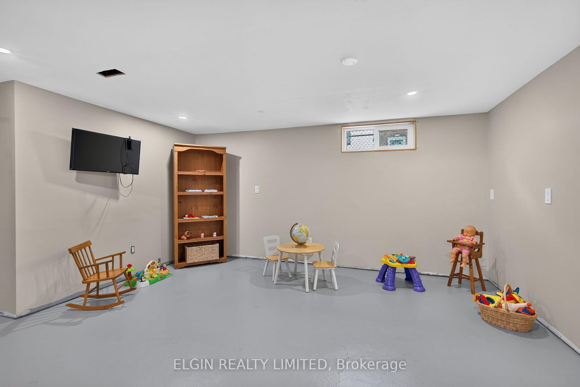 Photo 32 of 35 Leger Avenue, St. Thomas — HOMEH