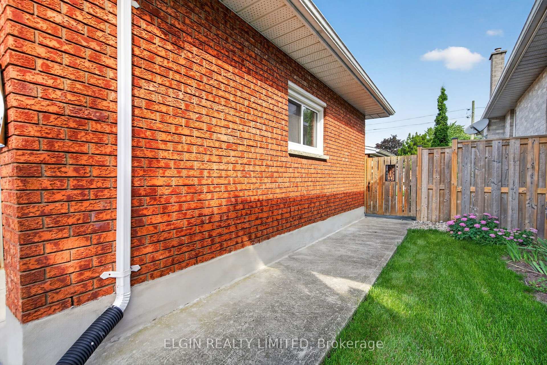 Photo 36 of 35 Leger Avenue, St. Thomas — HOMEH