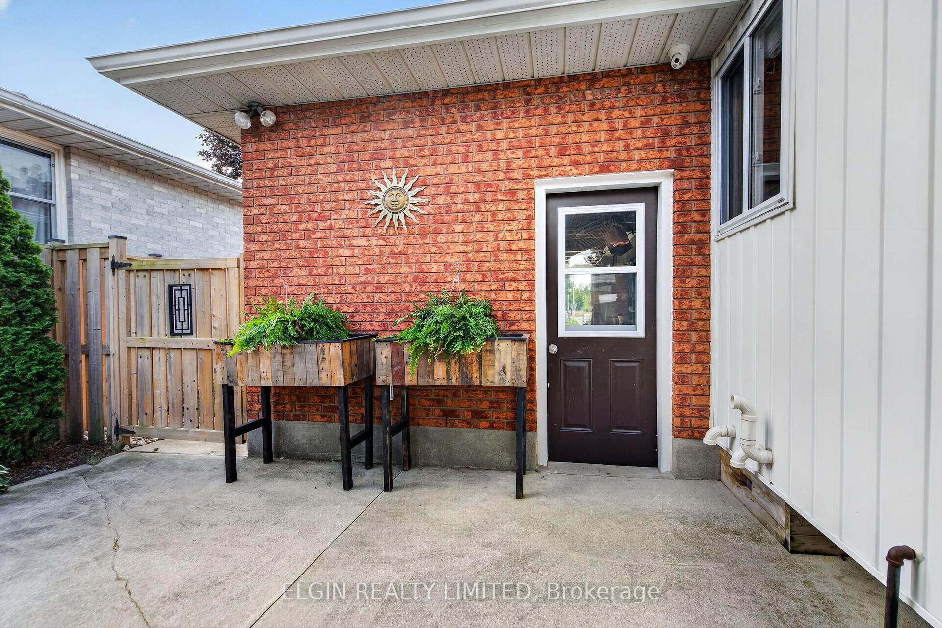 Photo 37 of 35 Leger Avenue, St. Thomas — HOMEH