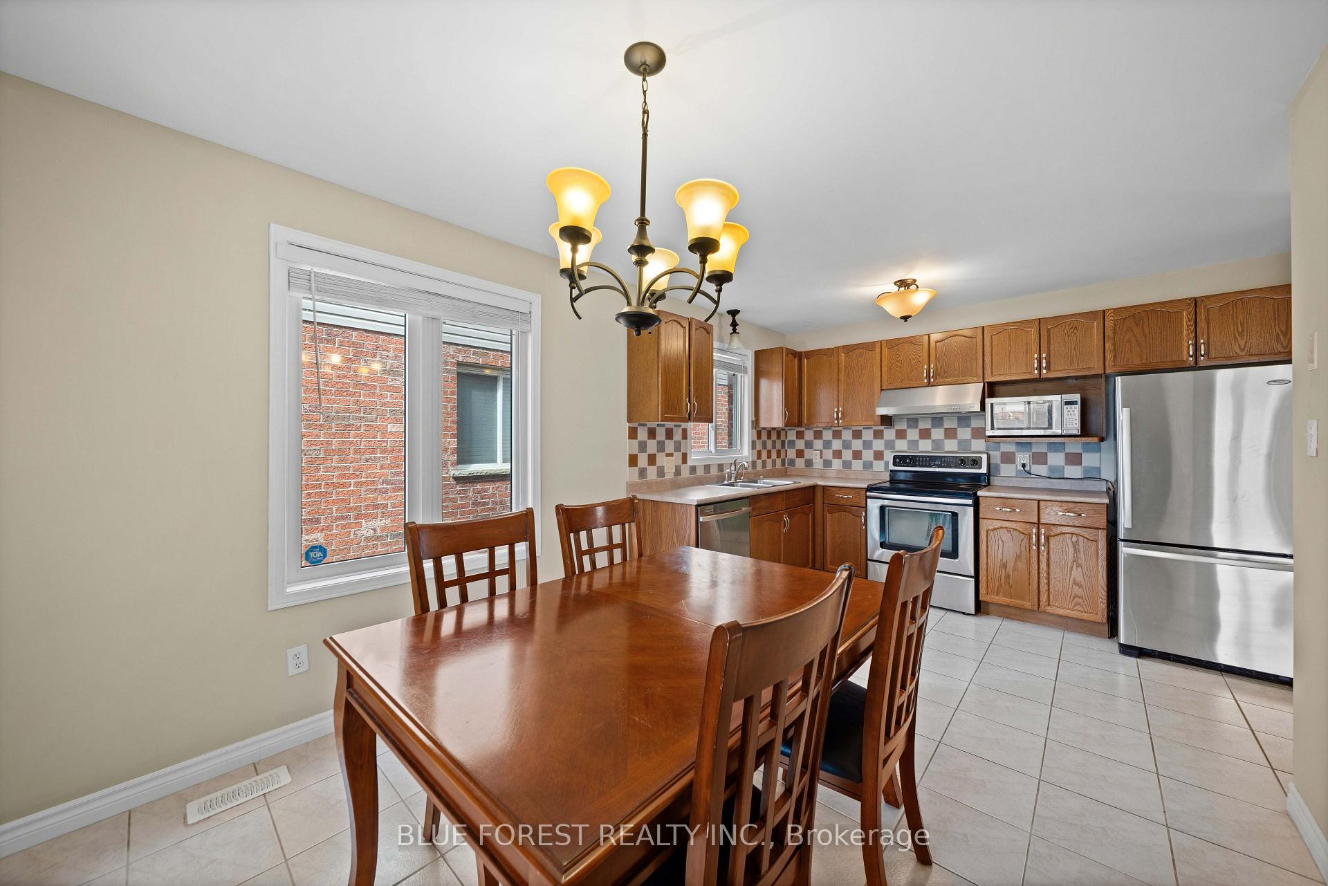Photo 7 of 163 Emerald Road, London, South U — HOMEH