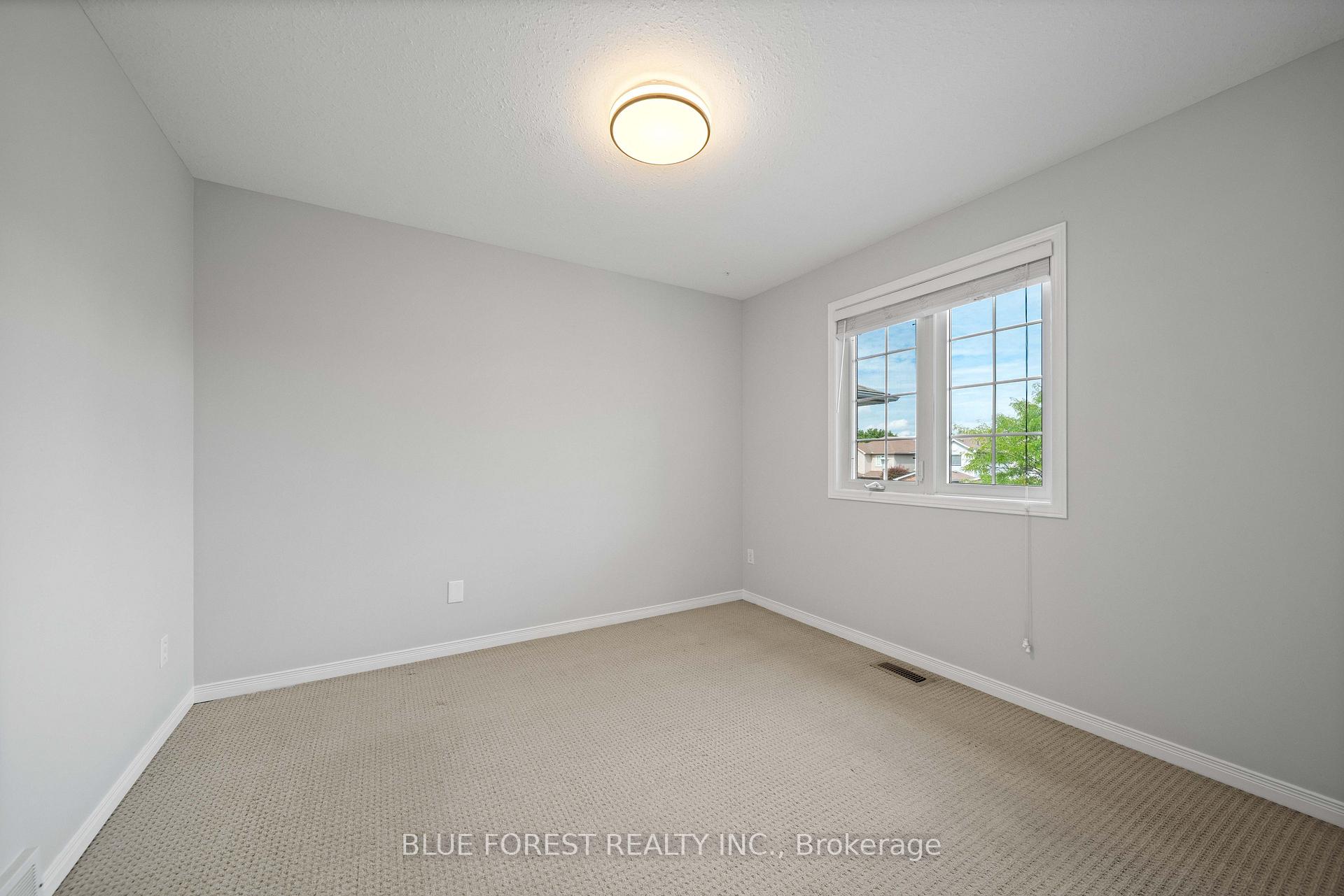 Photo 19 of 163 Emerald Road, London, South U — HOMEH