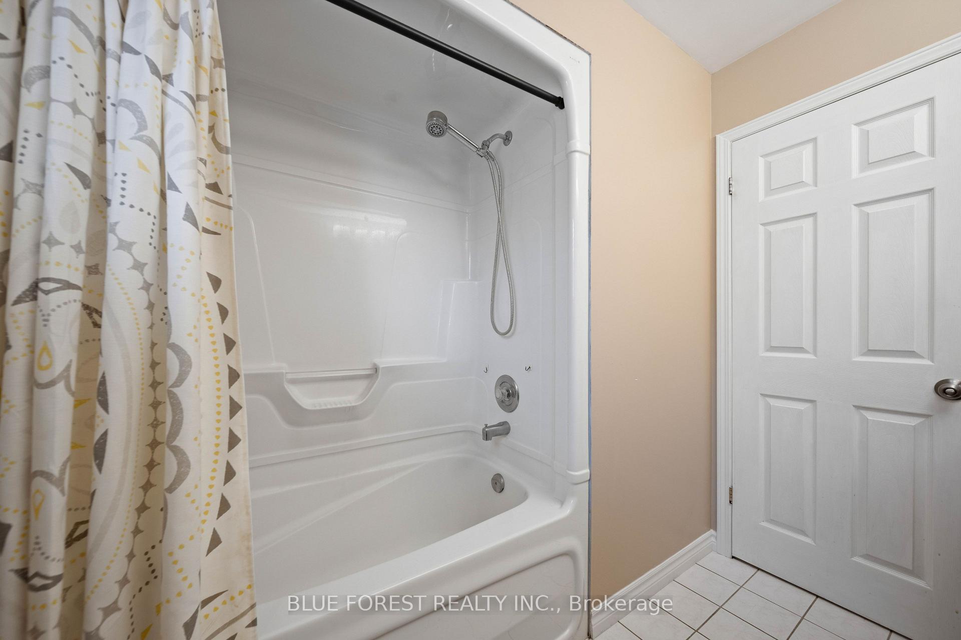 Photo 22 of 163 Emerald Road, London, South U — HOMEH