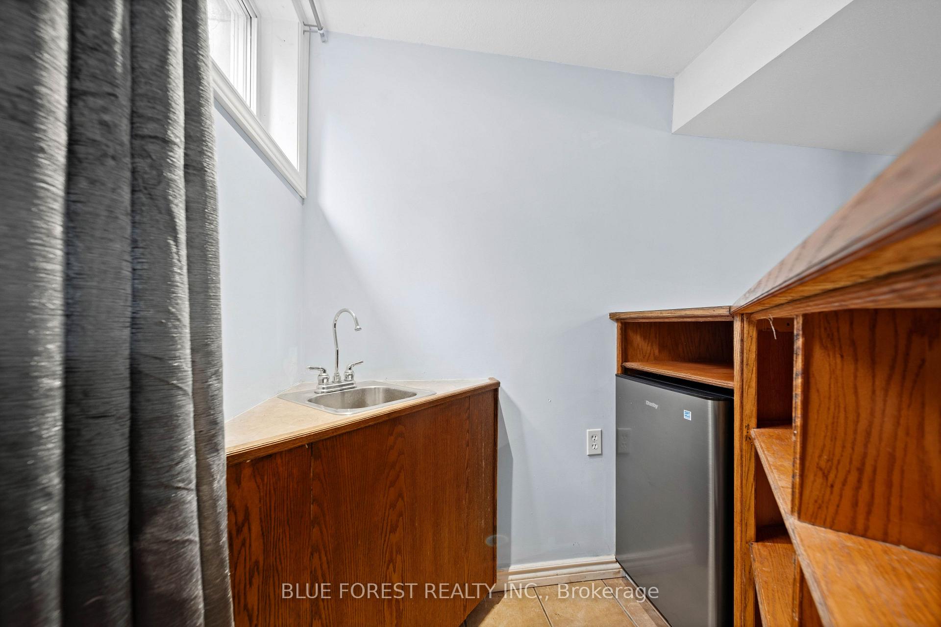 Photo 26 of 163 Emerald Road, London, South U — HOMEH