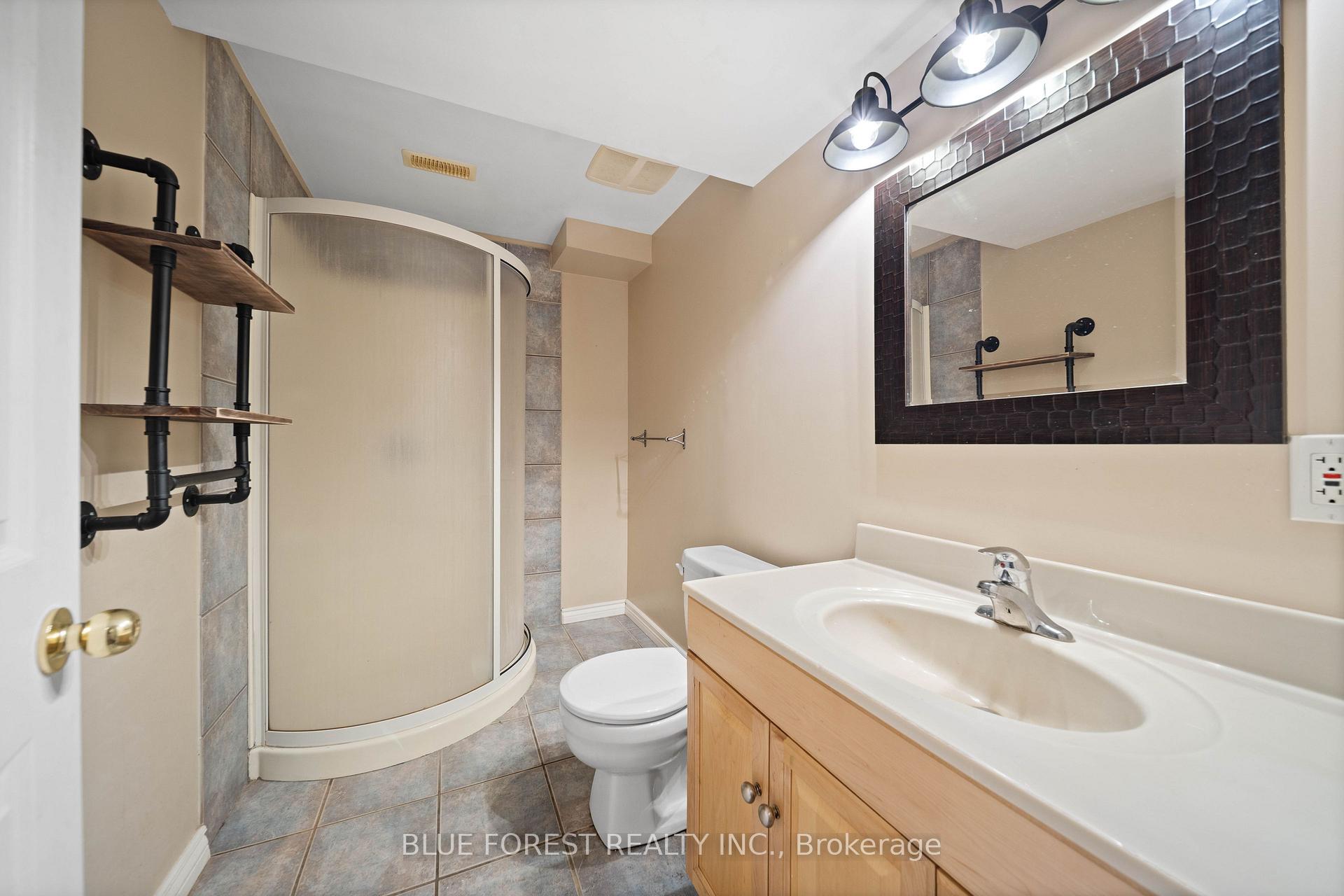 Photo 30 of 163 Emerald Road, London, South U — HOMEH