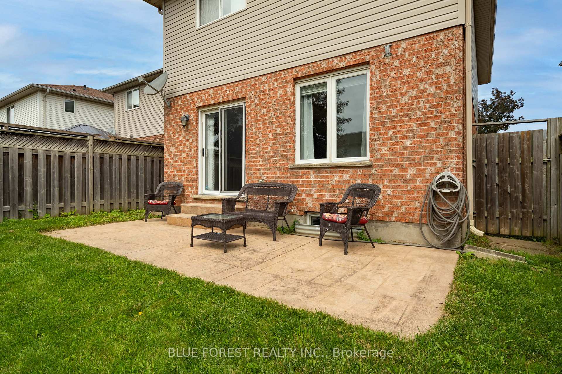 Photo 33 of 163 Emerald Road, London, South U — HOMEH