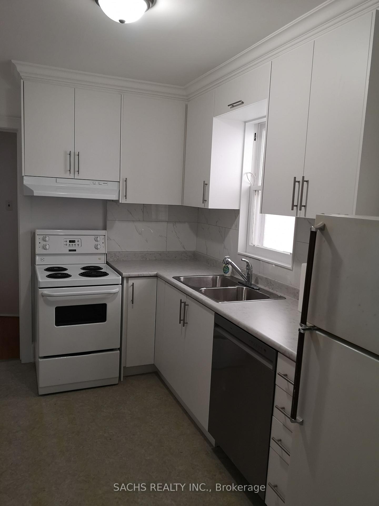 Photo 3 of 61 Latimer Avenue, Toronto, Forest Hill North — HOMEH