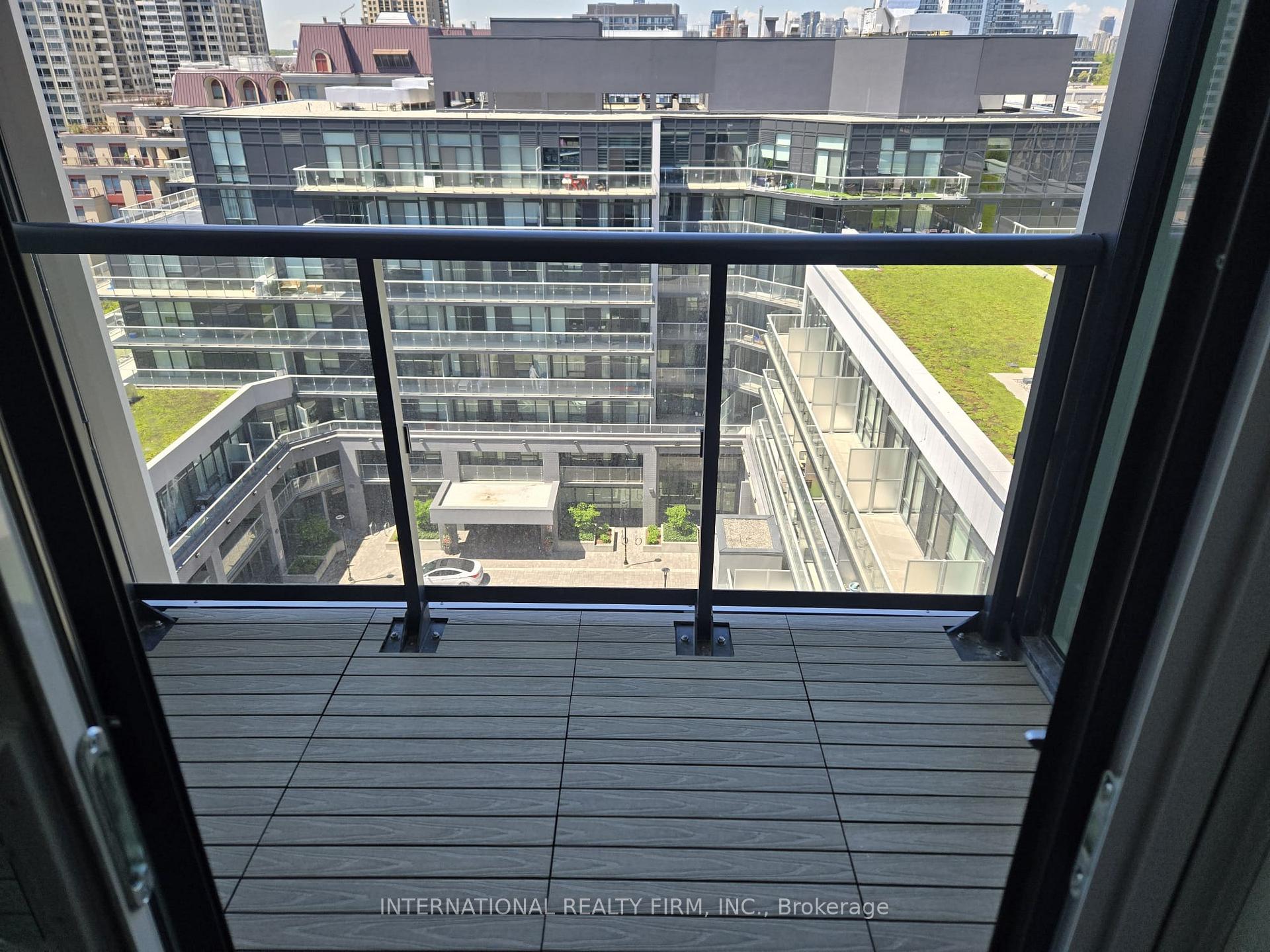 Photo 6 of Unit 1002, 6 Greenbriar Road E, North York, Bayview Village — HOMEH