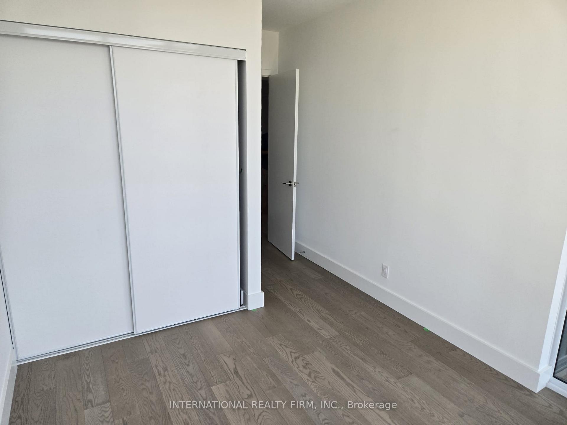Photo 9 of Unit 1002, 6 Greenbriar Road E, North York, Bayview Village — HOMEH