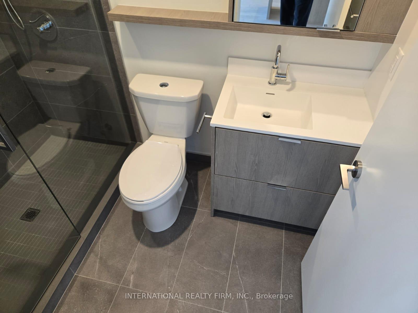 Photo 11 of Unit 1002, 6 Greenbriar Road E, North York, Bayview Village — HOMEH