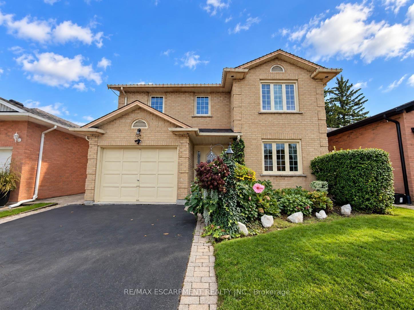 Photo 1 of 1236 Thorpe Road, Burlington, Brant — HOMEH