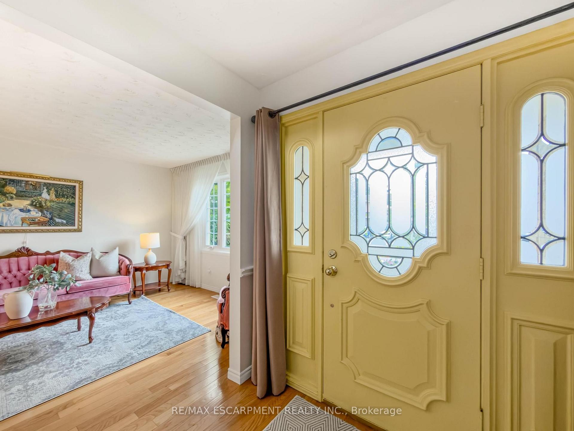 Photo 4 of 1236 Thorpe Road, Burlington, Brant — HOMEH