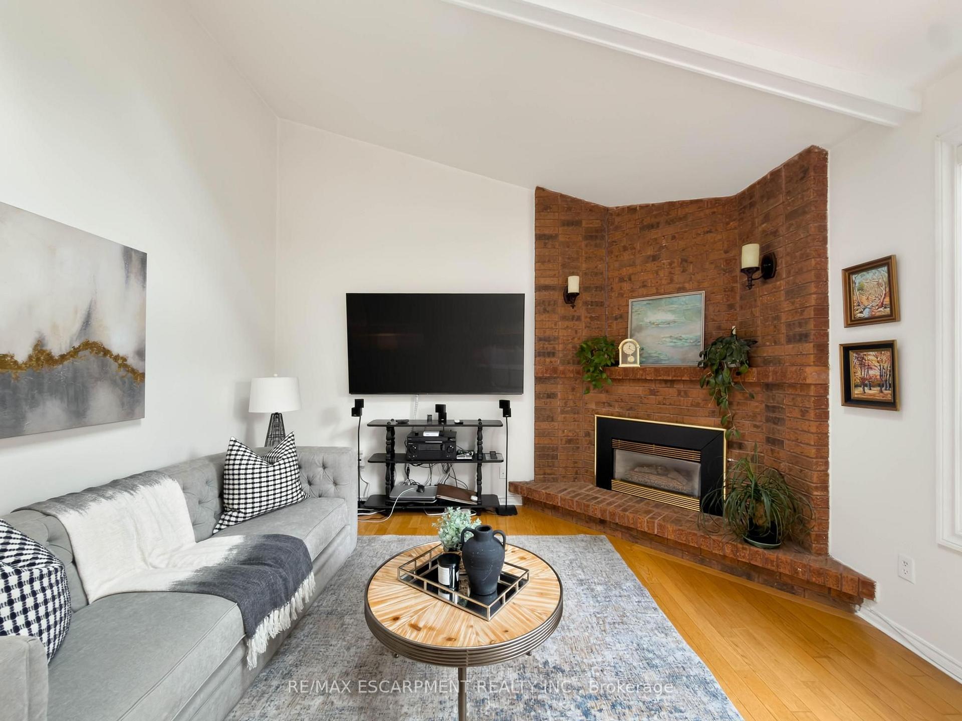 Photo 12 of 1236 Thorpe Road, Burlington, Brant — HOMEH