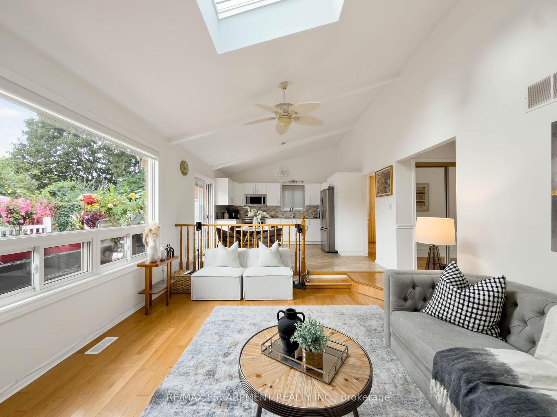 Photo 13 of 1236 Thorpe Road, Burlington, Brant — HOMEH