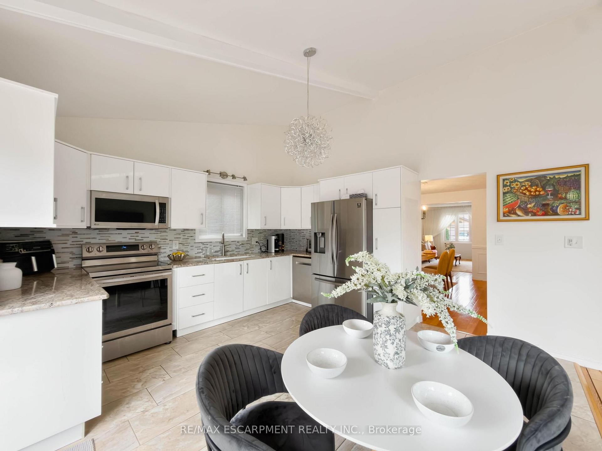 Photo 19 of 1236 Thorpe Road, Burlington, Brant — HOMEH