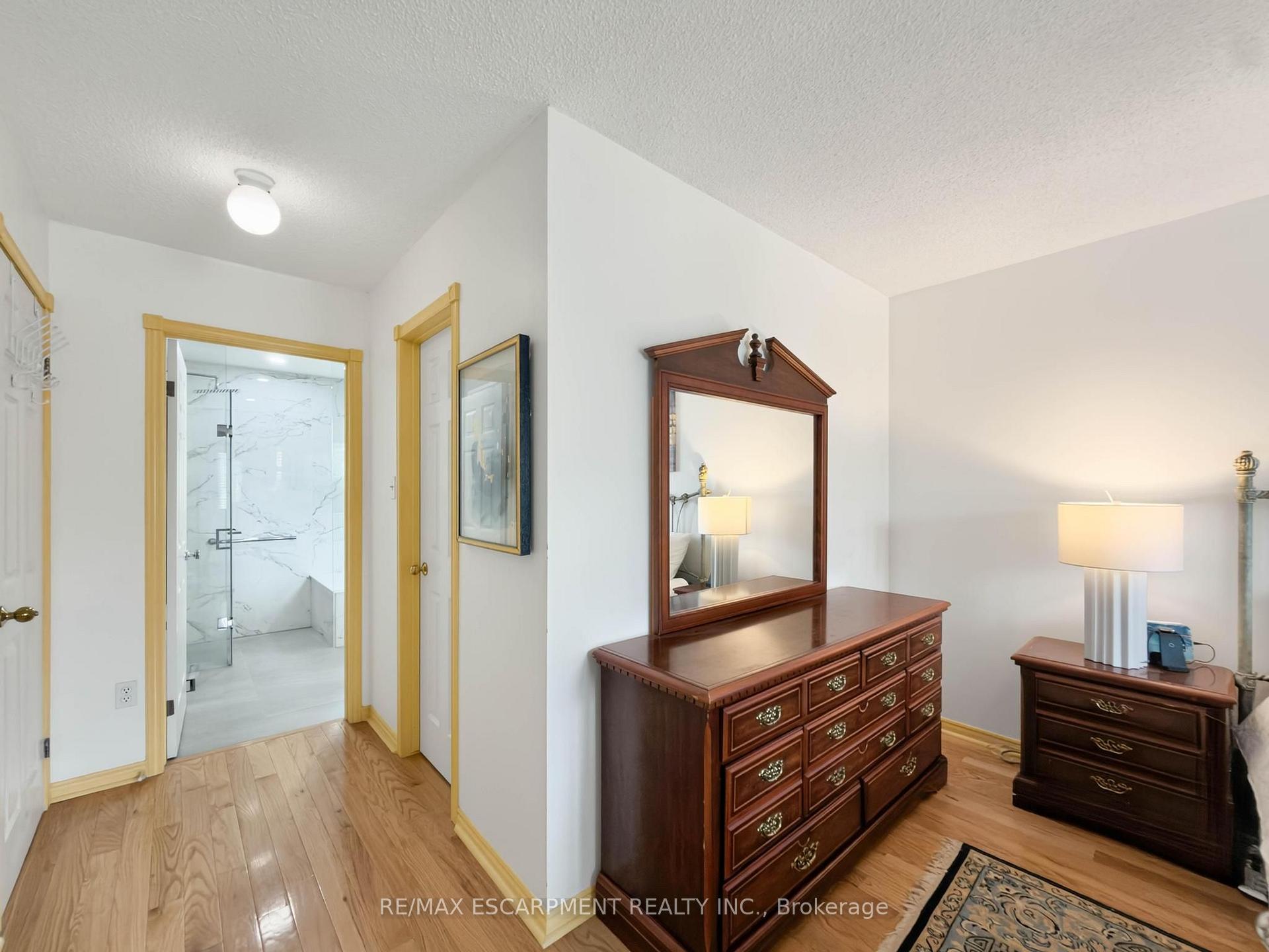 Photo 31 of 1236 Thorpe Road, Burlington, Brant — HOMEH