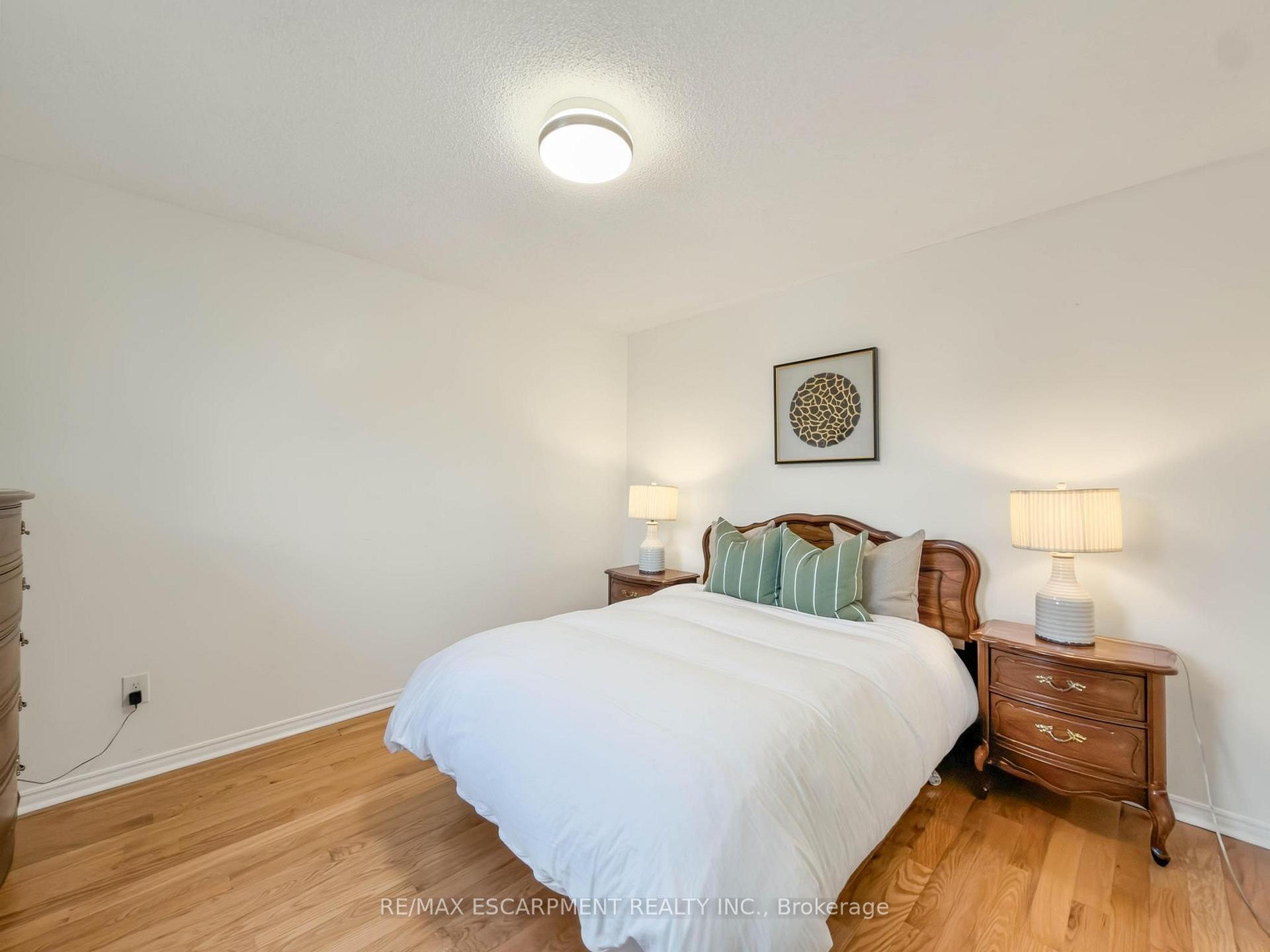 Photo 36 of 1236 Thorpe Road, Burlington, Brant — HOMEH