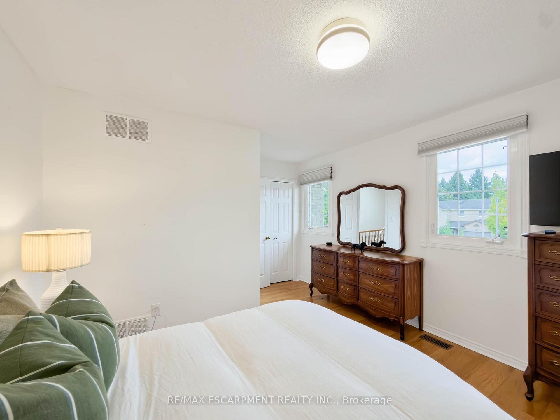Photo 37 of 1236 Thorpe Road, Burlington, Brant — HOMEH