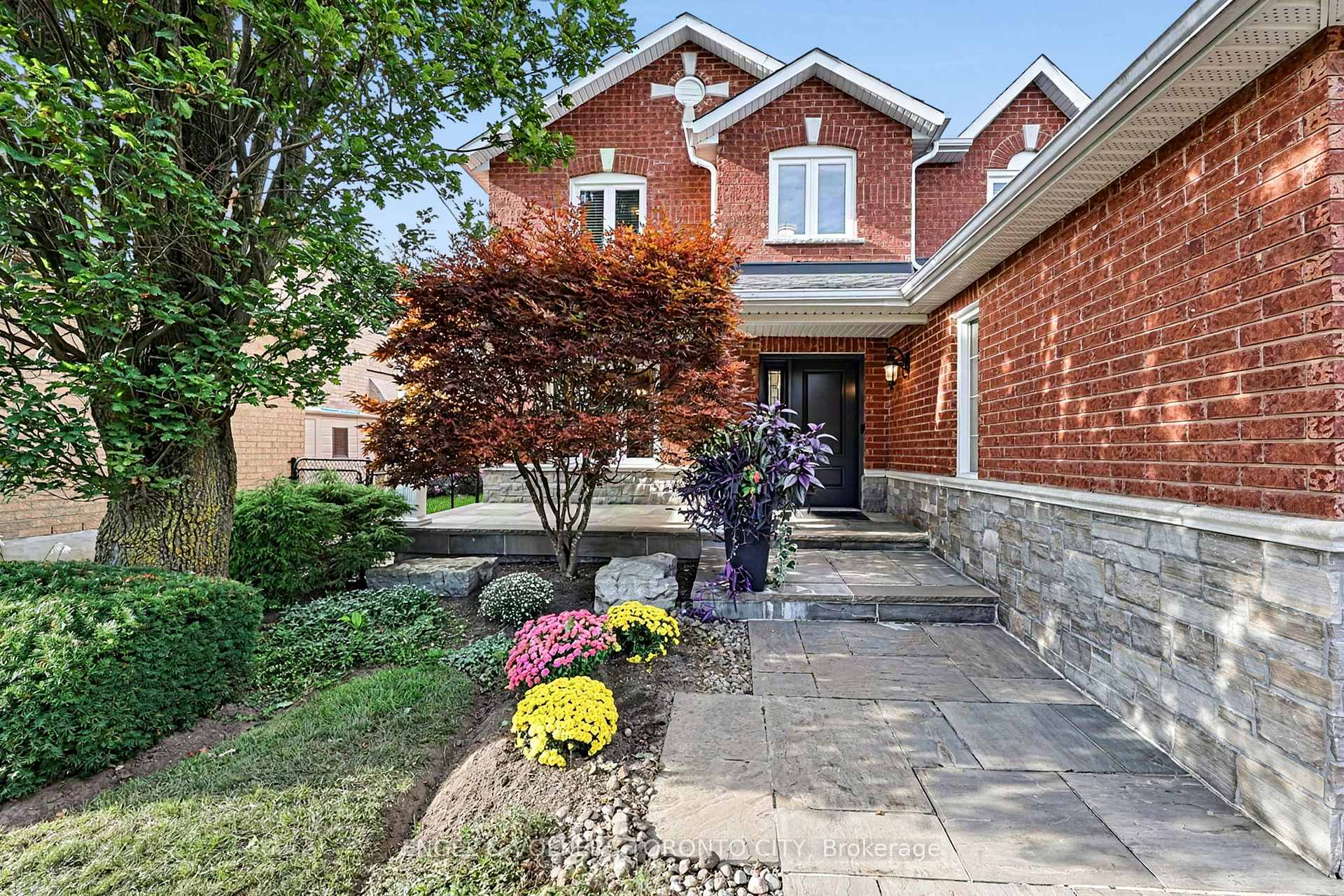 Photo 10 of 20 Speirs Road, Barrie, Holly — HOMEH