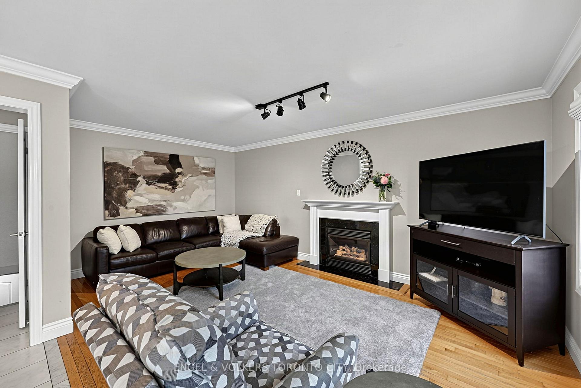 Photo 25 of 20 Speirs Road, Barrie, Holly — HOMEH