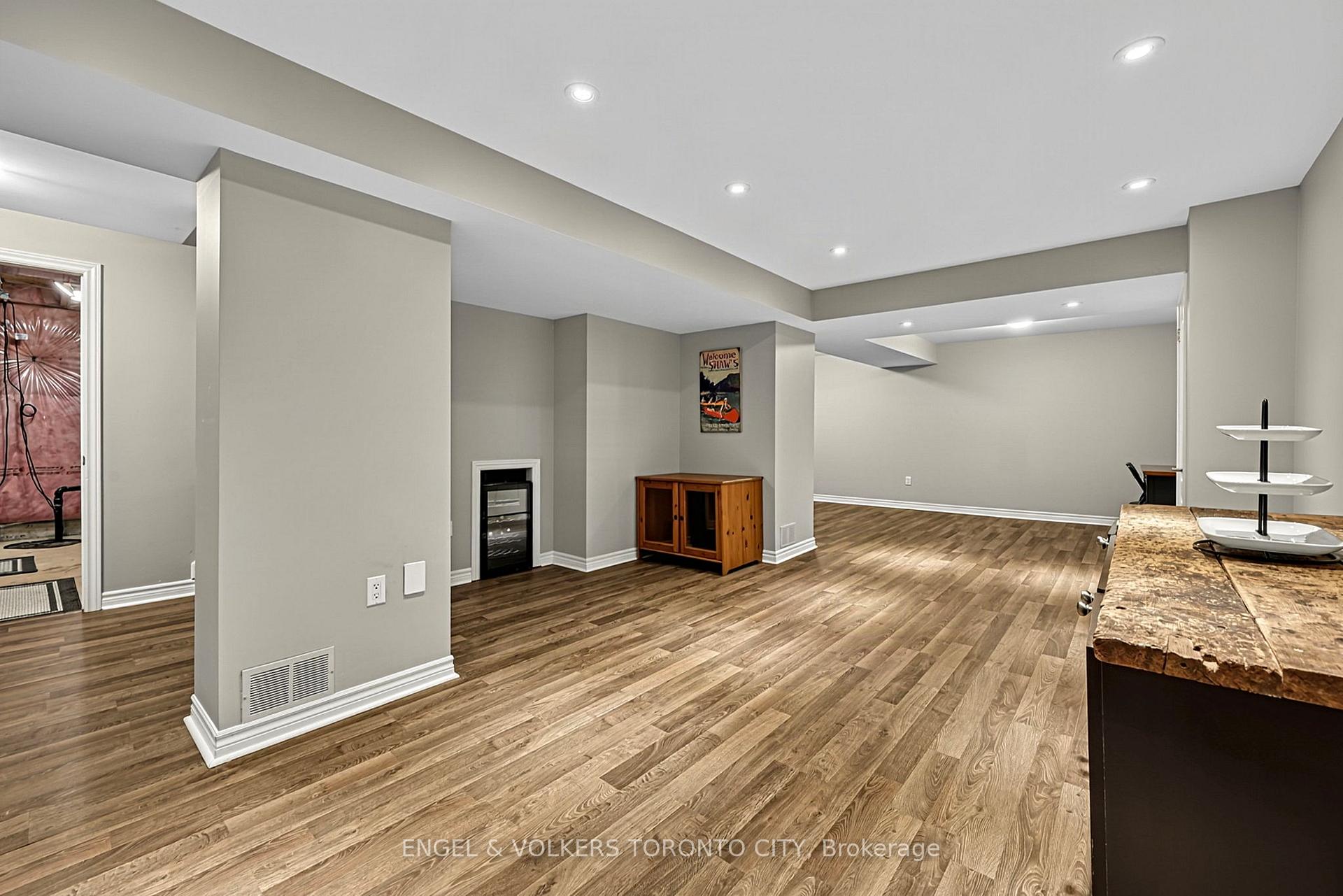 Photo 42 of 20 Speirs Road, Barrie, Holly — HOMEH