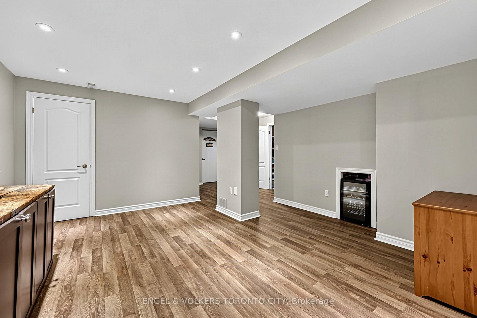 Photo 43 of 20 Speirs Road, Barrie, Holly — HOMEH