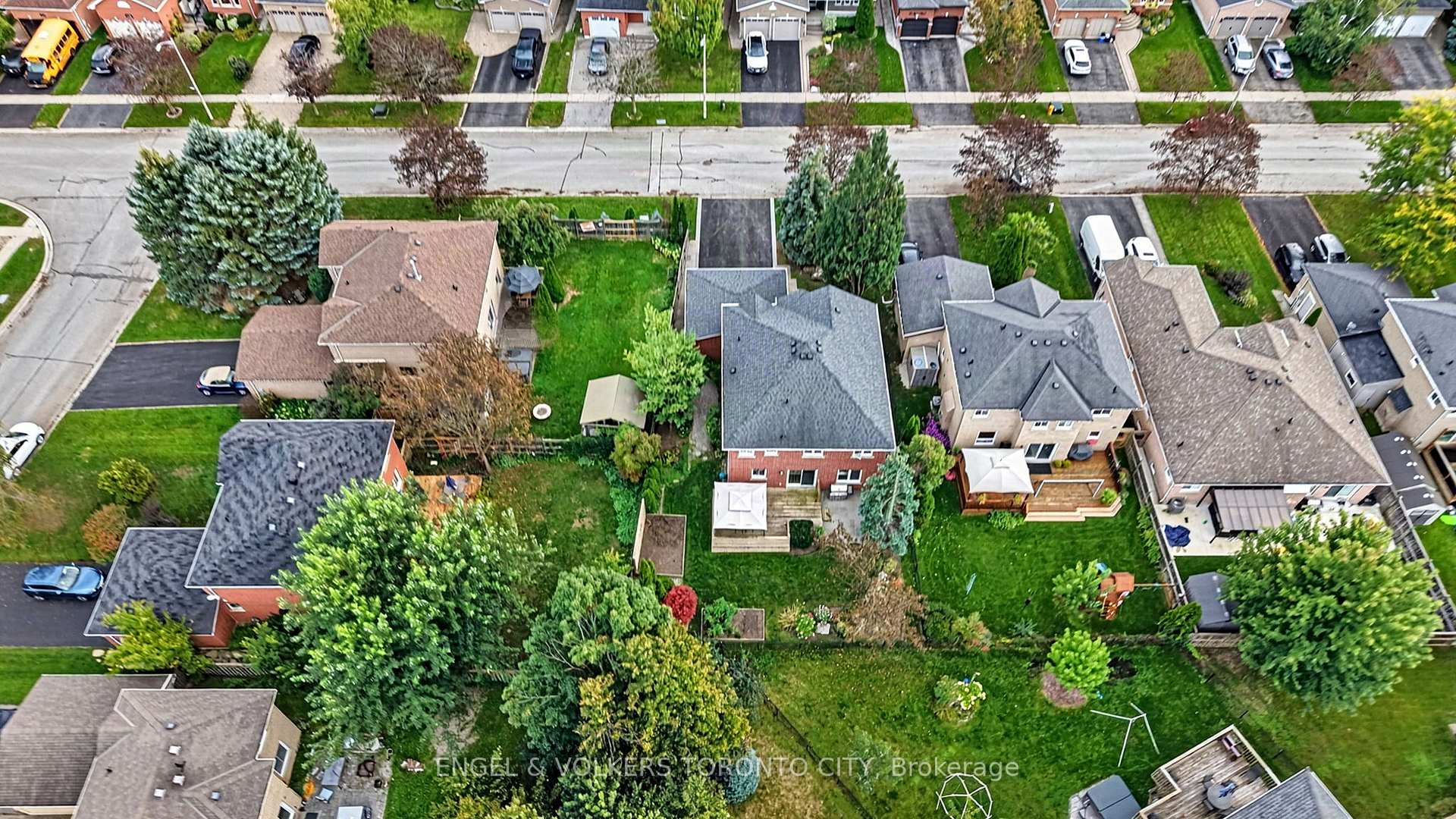 Photo 56 of 20 Speirs Road, Barrie, Holly — HOMEH