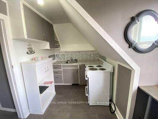 Photo 4 of 486 Hannah Street, Midland — HOMEH