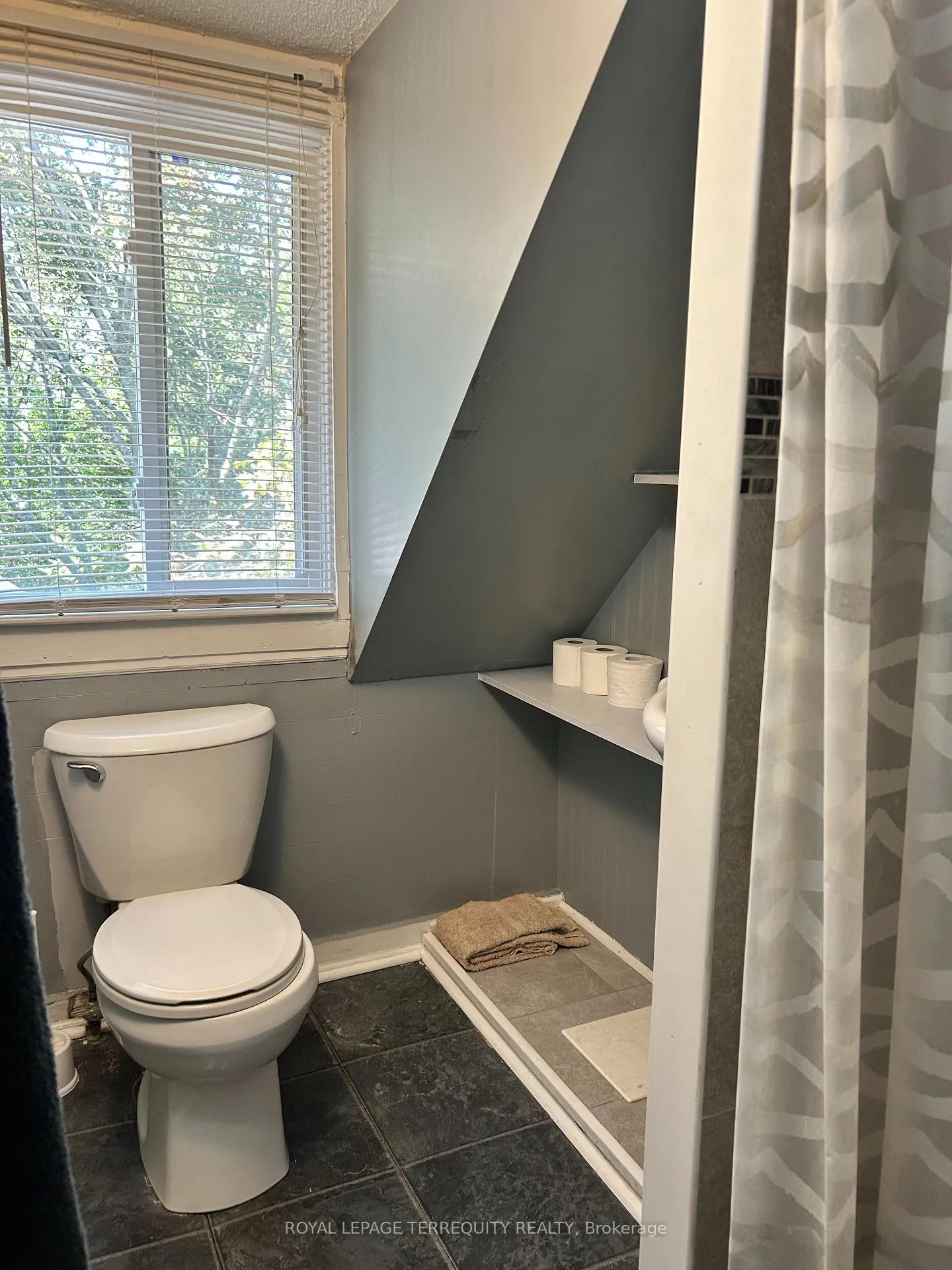 Photo 8 of 486 Hannah Street, Midland — HOMEH