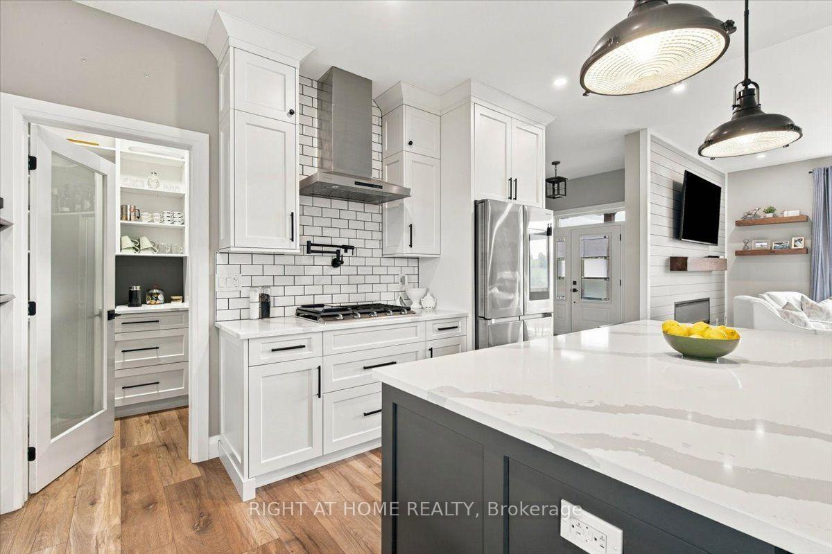 Photo 5 of 1006 Rosebush Road, Quinte West, Sidney Ward — HOMEH