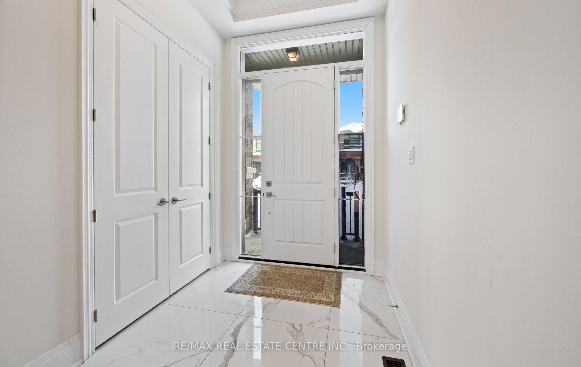 Photo 3 of 160 Wainfleet Crescent, Vaughan, Vellore Village — HOMEH