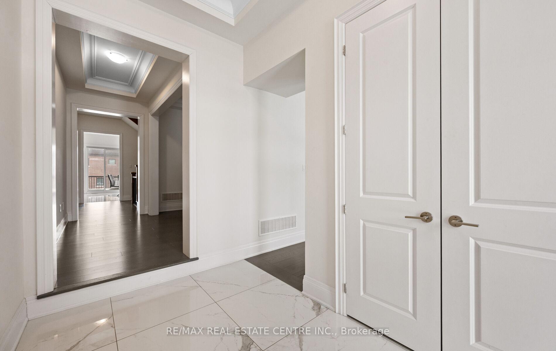 Photo 4 of 160 Wainfleet Crescent, Vaughan, Vellore Village — HOMEH