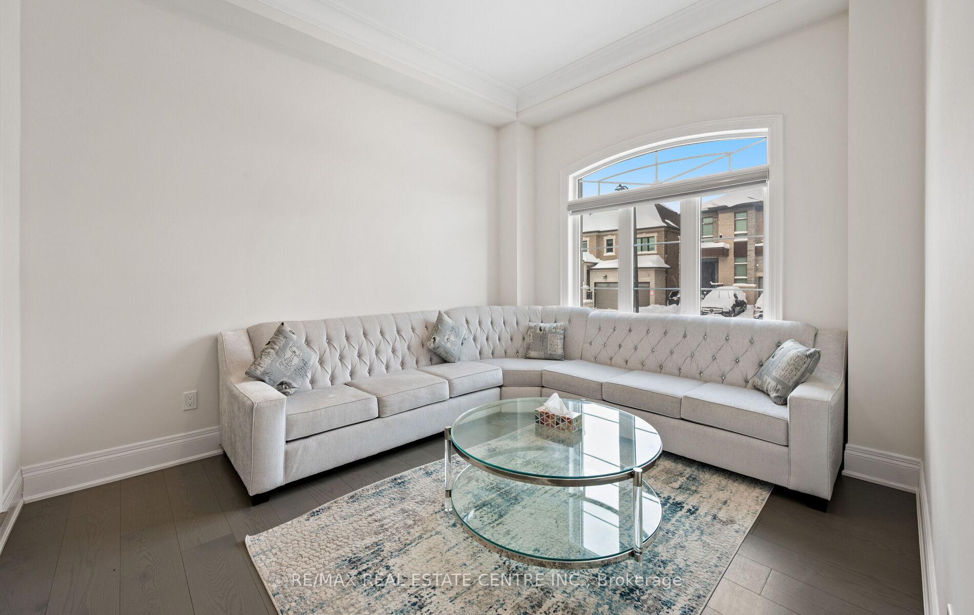 Photo 5 of 160 Wainfleet Crescent, Vaughan, Vellore Village — HOMEH