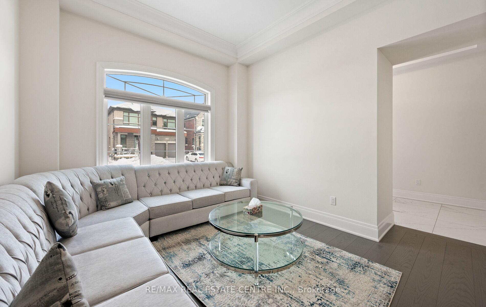 Photo 6 of 160 Wainfleet Crescent, Vaughan, Vellore Village — HOMEH