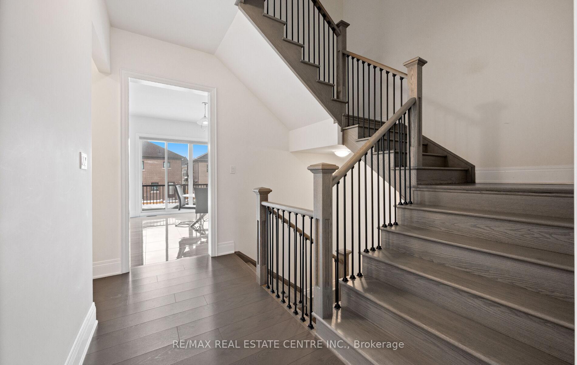 Photo 12 of 160 Wainfleet Crescent, Vaughan, Vellore Village — HOMEH