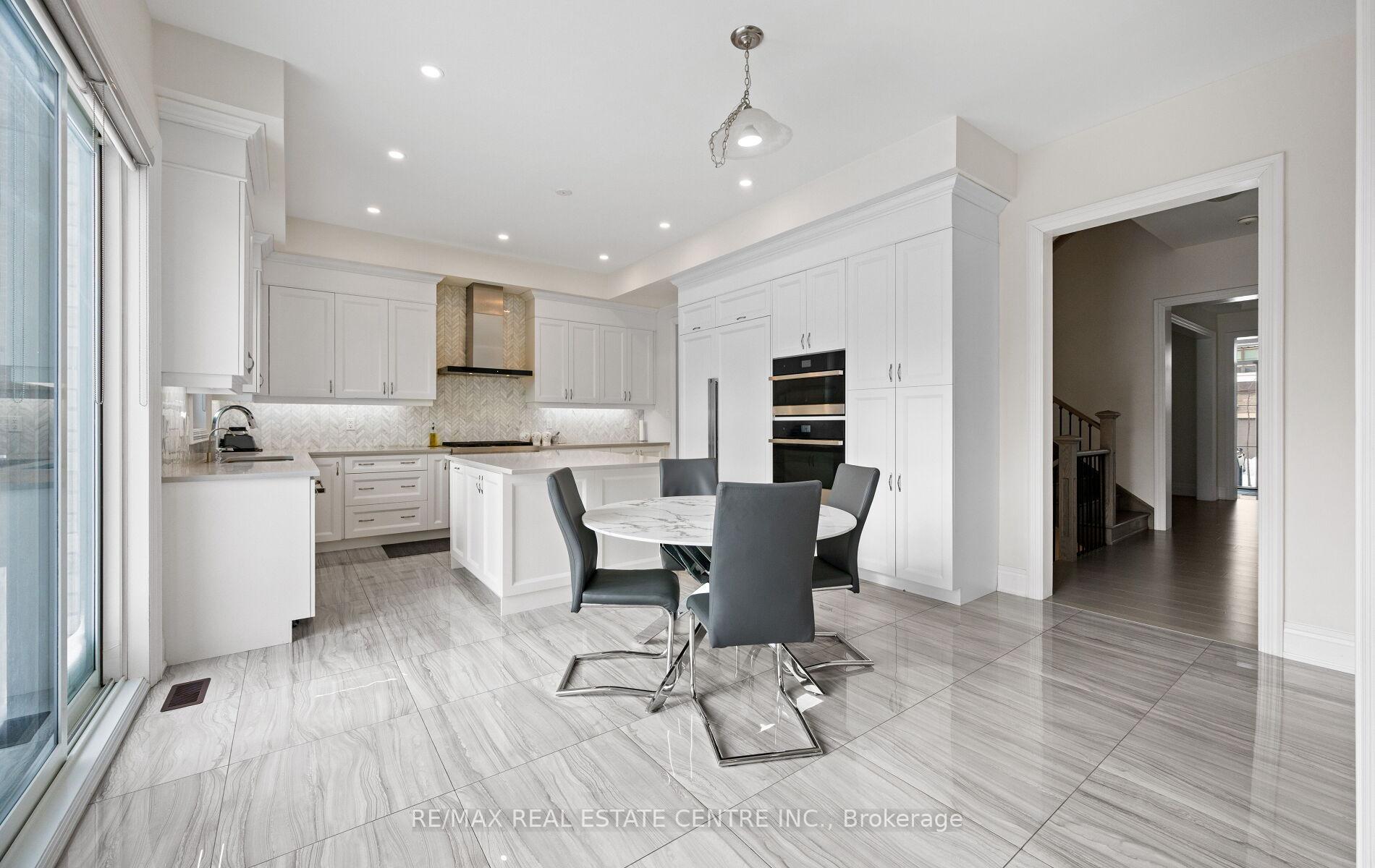 Photo 17 of 160 Wainfleet Crescent, Vaughan, Vellore Village — HOMEH