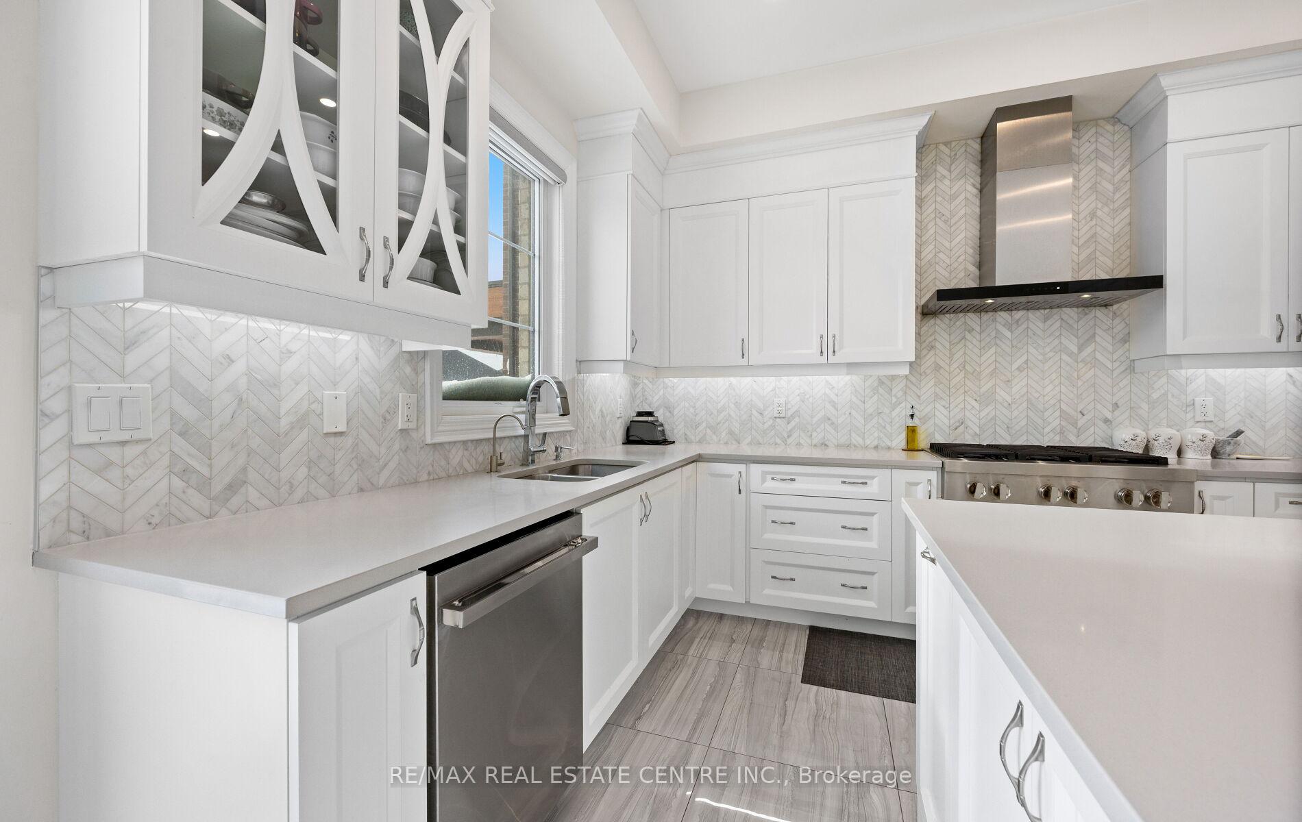 Photo 24 of 160 Wainfleet Crescent, Vaughan, Vellore Village — HOMEH