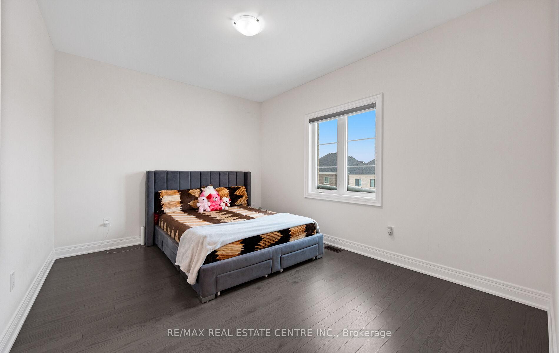 Photo 36 of 160 Wainfleet Crescent, Vaughan, Vellore Village — HOMEH