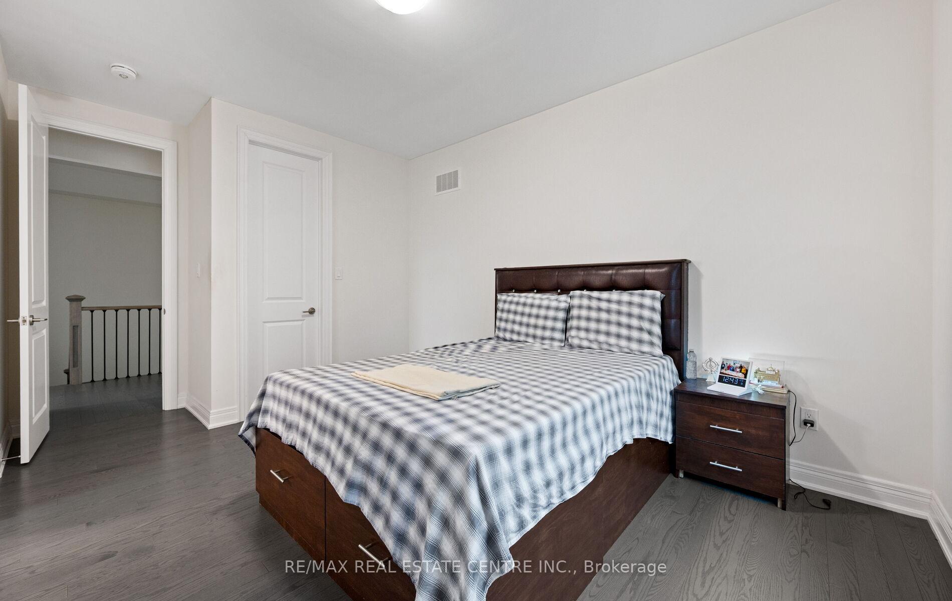 Photo 38 of 160 Wainfleet Crescent, Vaughan, Vellore Village — HOMEH