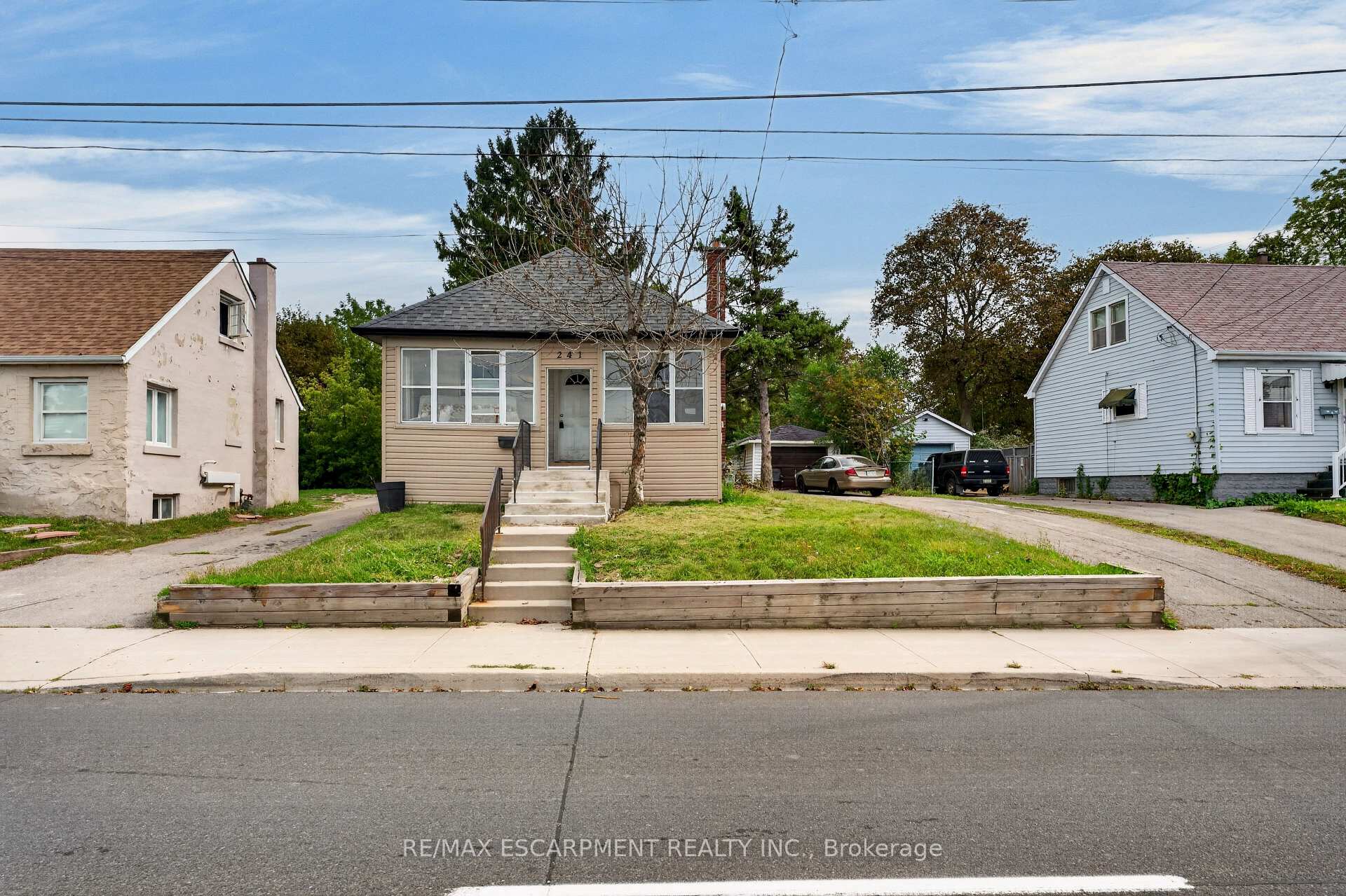 Photo 3 of 241 West 5th Street W, Hamilton, Bonnington — HOMEH