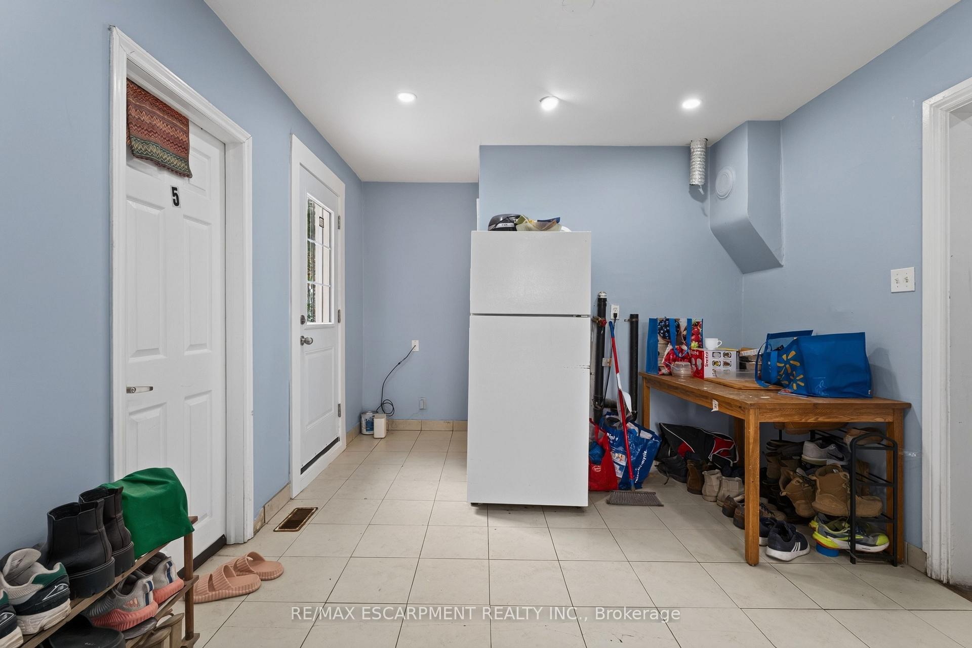 Photo 6 of 241 West 5th Street W, Hamilton, Bonnington — HOMEH