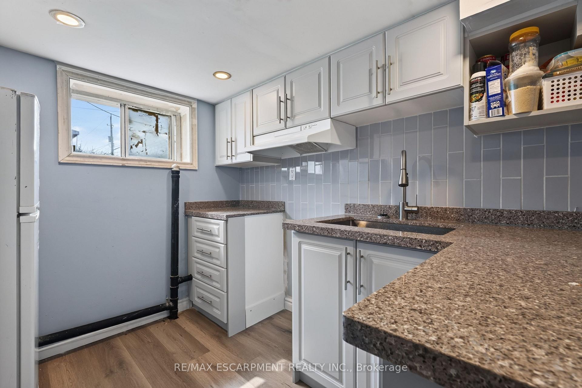 Photo 13 of 241 West 5th Street W, Hamilton, Bonnington — HOMEH