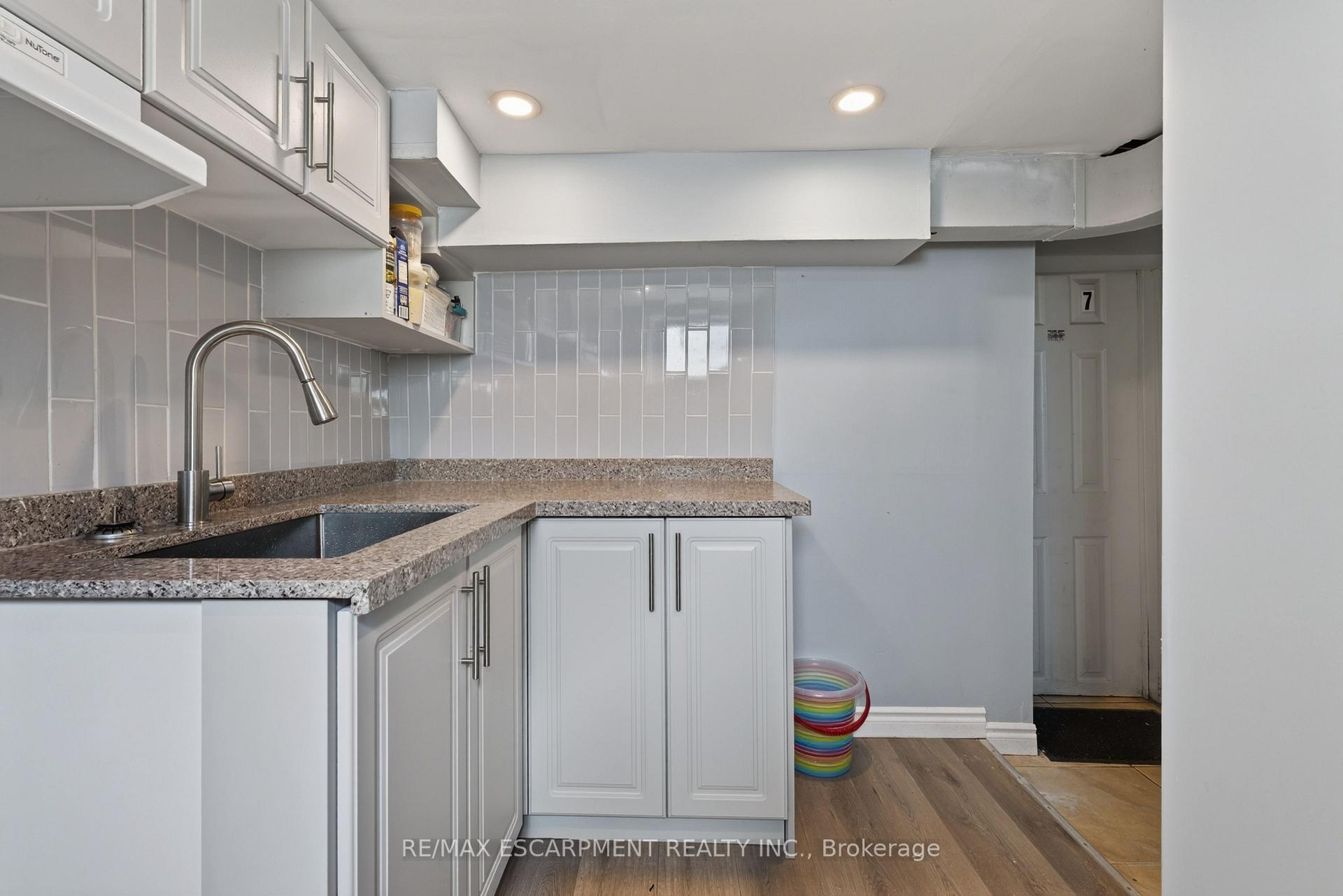 Photo 14 of 241 West 5th Street W, Hamilton, Bonnington — HOMEH