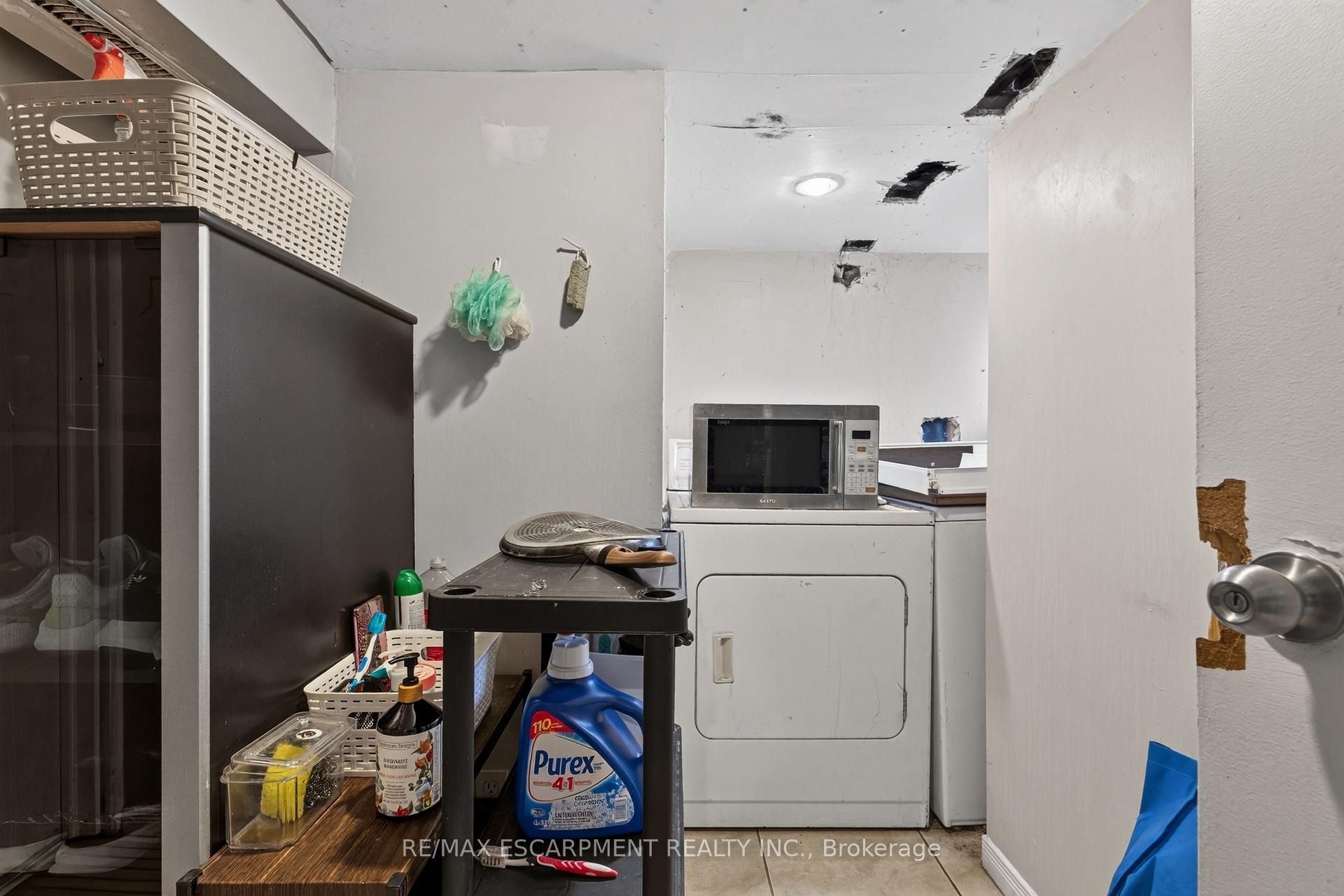 Photo 16 of 241 West 5th Street W, Hamilton, Bonnington — HOMEH