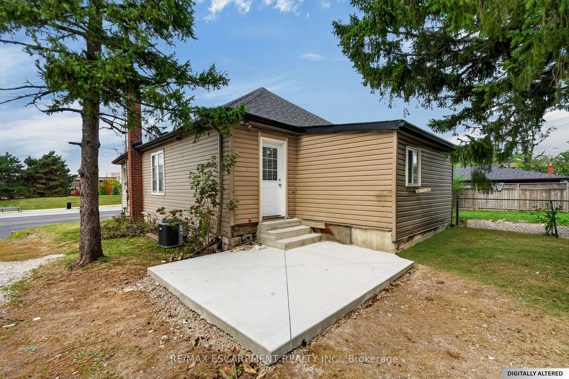 Photo 21 of 241 West 5th Street W, Hamilton, Bonnington — HOMEH