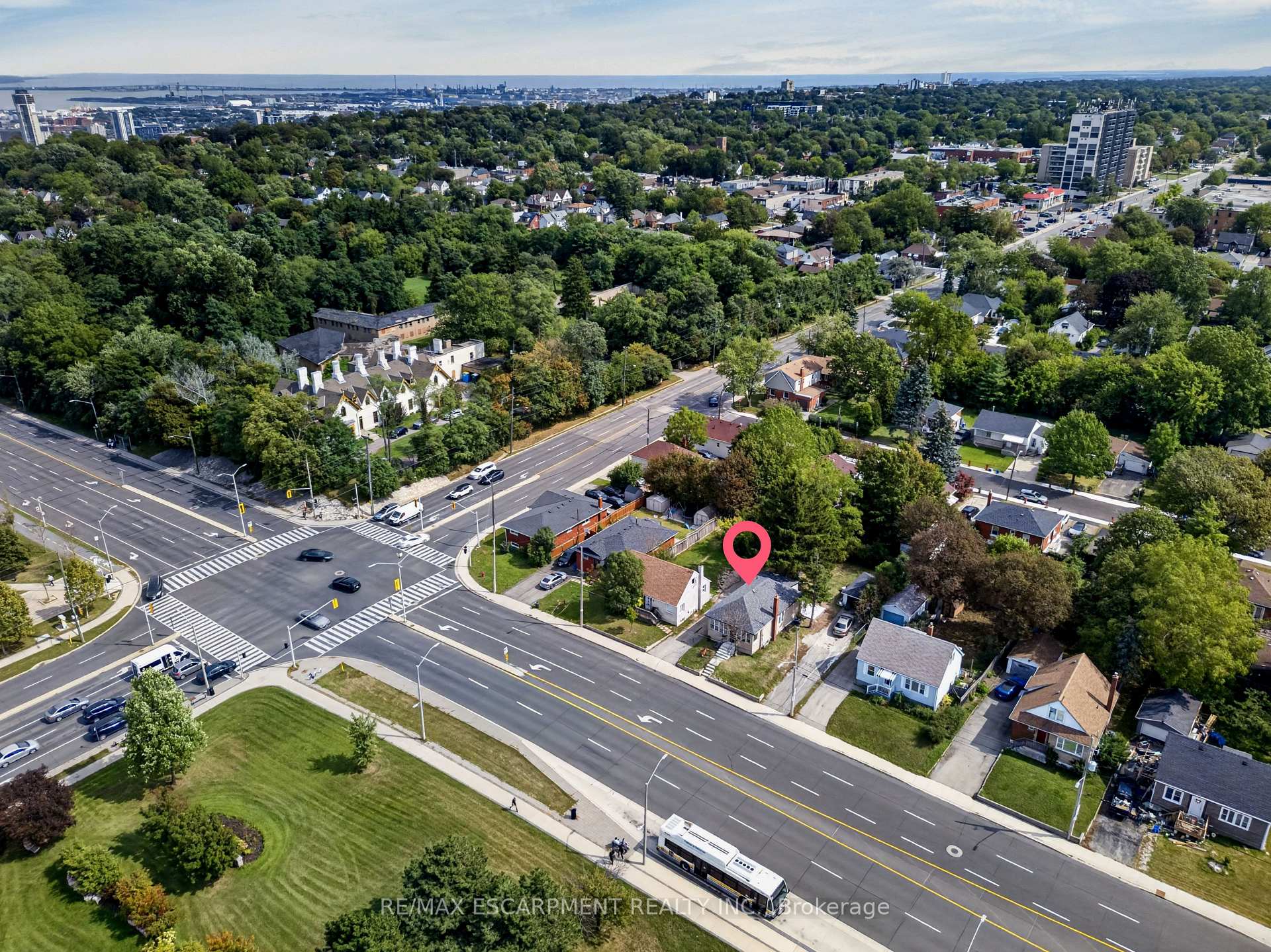 Photo 24 of 241 West 5th Street W, Hamilton, Bonnington — HOMEH