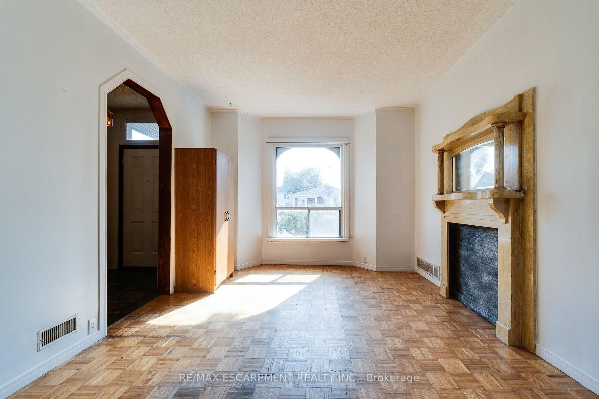 Photo 9 of 23 Oak Avenue, Hamilton, Landsdale — HOMEH