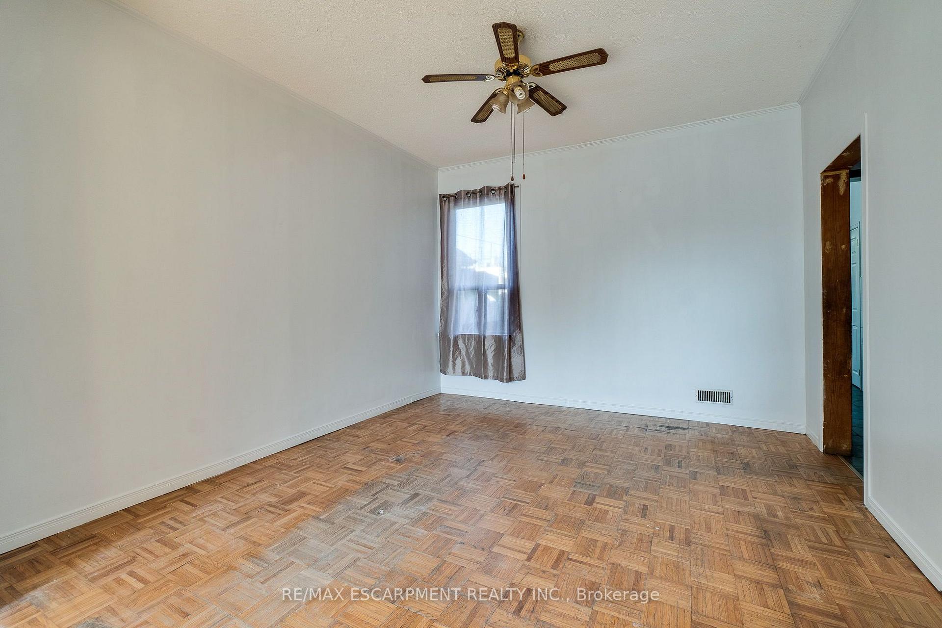 Photo 15 of 23 Oak Avenue, Hamilton, Landsdale — HOMEH
