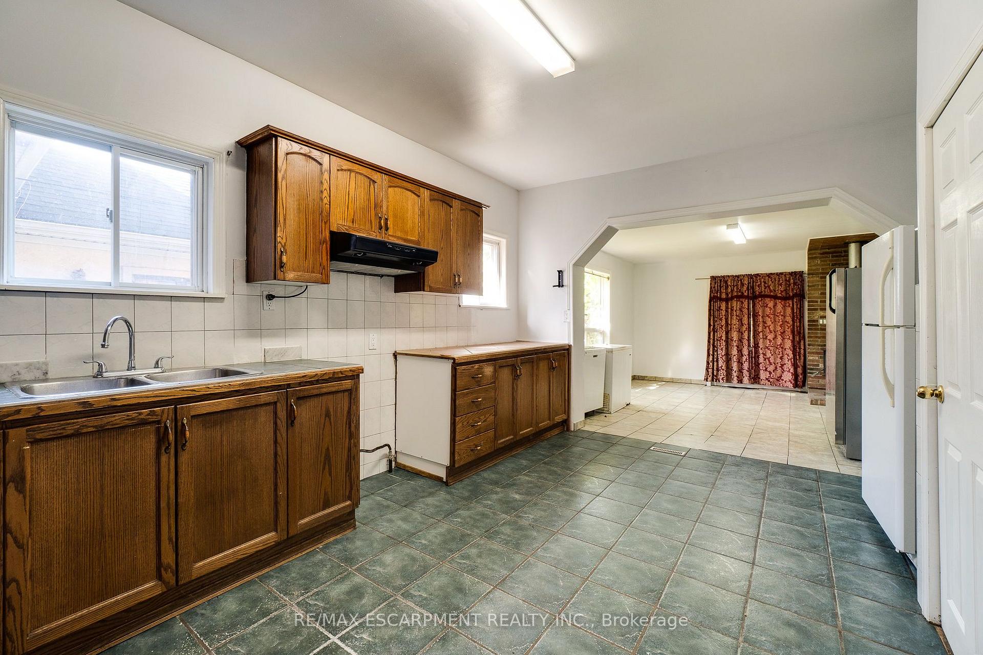 Photo 20 of 23 Oak Avenue, Hamilton, Landsdale — HOMEH
