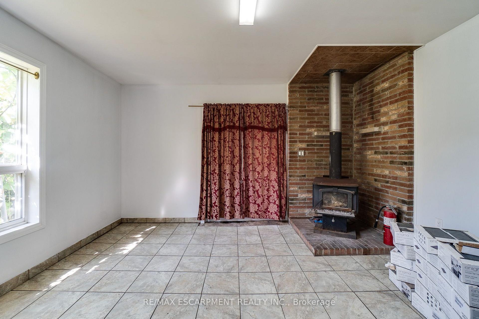 Photo 24 of 23 Oak Avenue, Hamilton, Landsdale — HOMEH