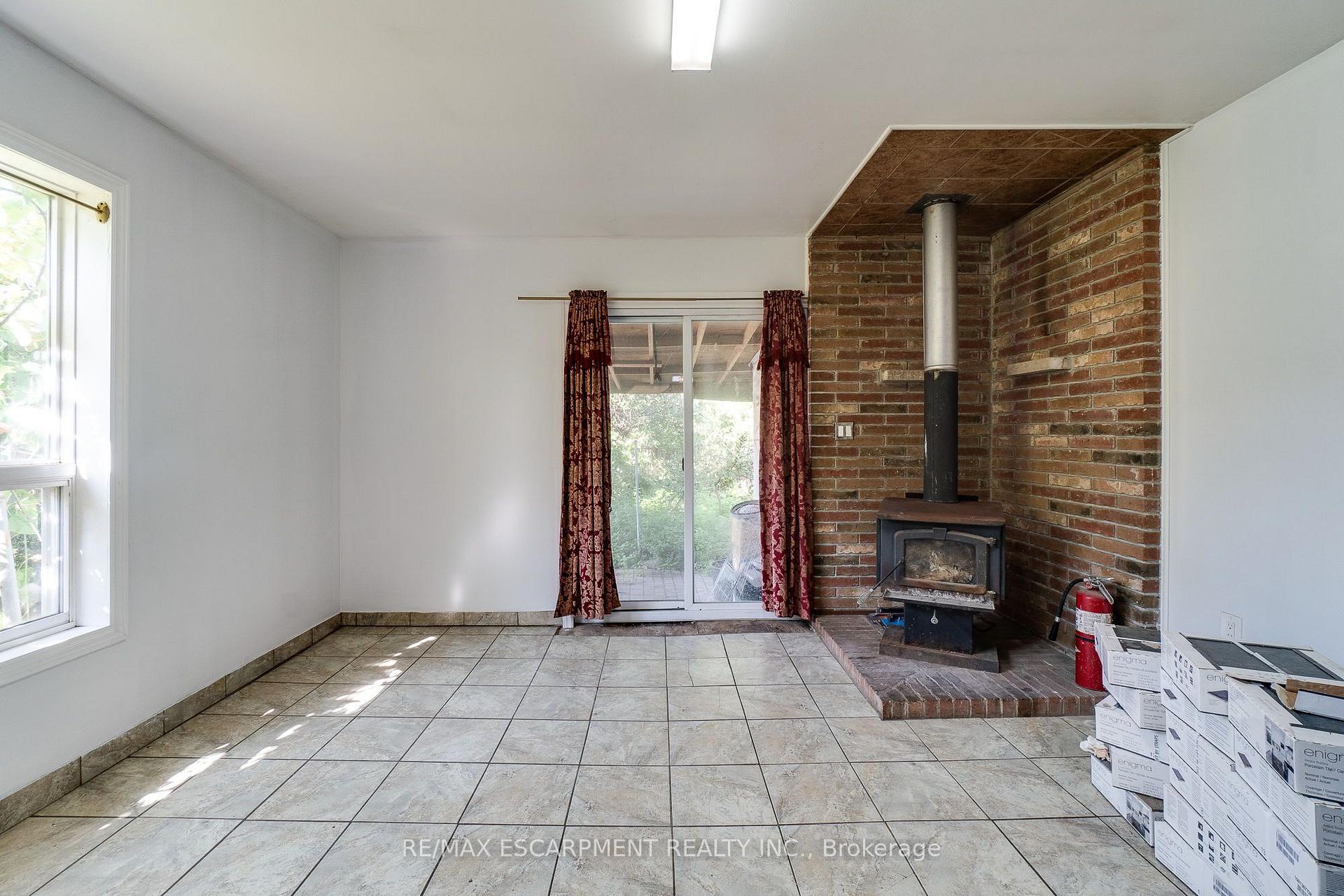 Photo 25 of 23 Oak Avenue, Hamilton, Landsdale — HOMEH